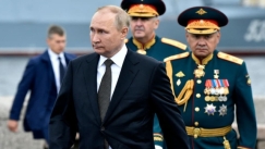 Στρατιωτικά γυμνάσια για πυρηνικά ζήτησε ο Πούτιν: Είναι «απάντηση» στη Δύση για την αποστολή στρατευμάτων στην Ουκρανία